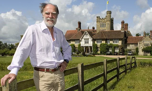 Viscount, 82, finds new love with Steve Martin's ex-wife