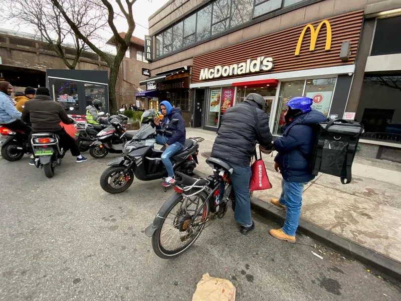 Nearly 1 In 4 U.S. Teenagers Report Using Food Delivery Apps During School Hours, Survey Says