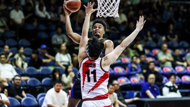 PBA: Alapag and his Road Warriors pass true acid test with flying colors
