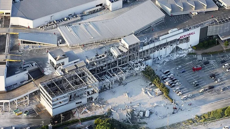 People missing at shopping mall after magnitude 7.1 quake shakes southern Japan