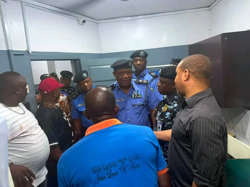 Uproar in Anambra market as police shoot two traders