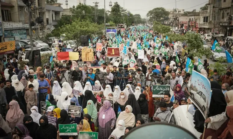 JI protests cause traffic disruptions across Karachi