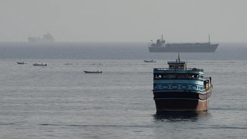 Iran, Oman reach understanding on coordinates of route through Hormuz, Iran Ministry says