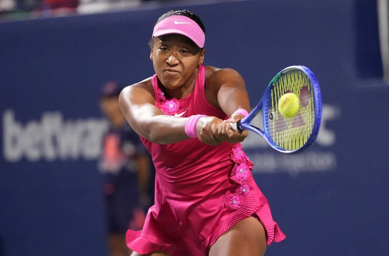 Naomi Osaka falls against Elena Rybakina in Toronto