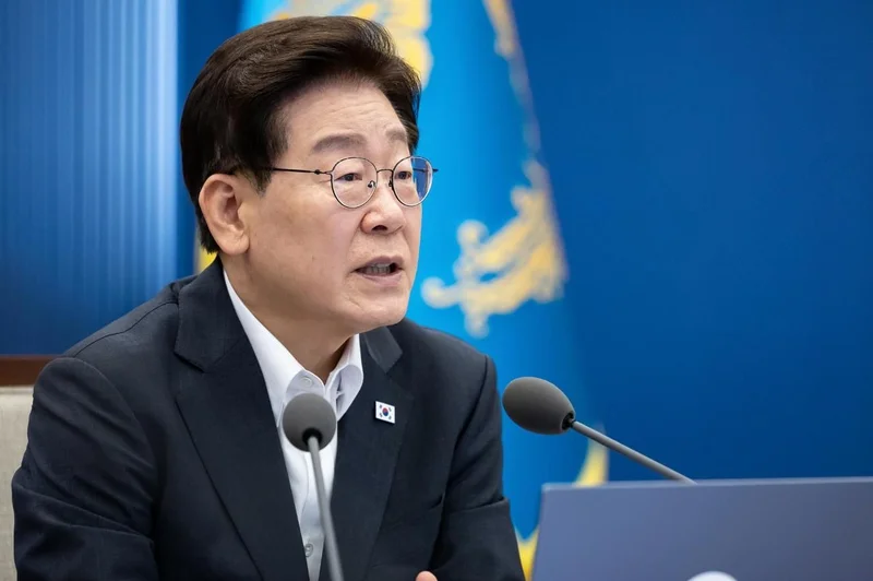 Lee pushes for 'selective  enlistment' to build smart, strong armed forces