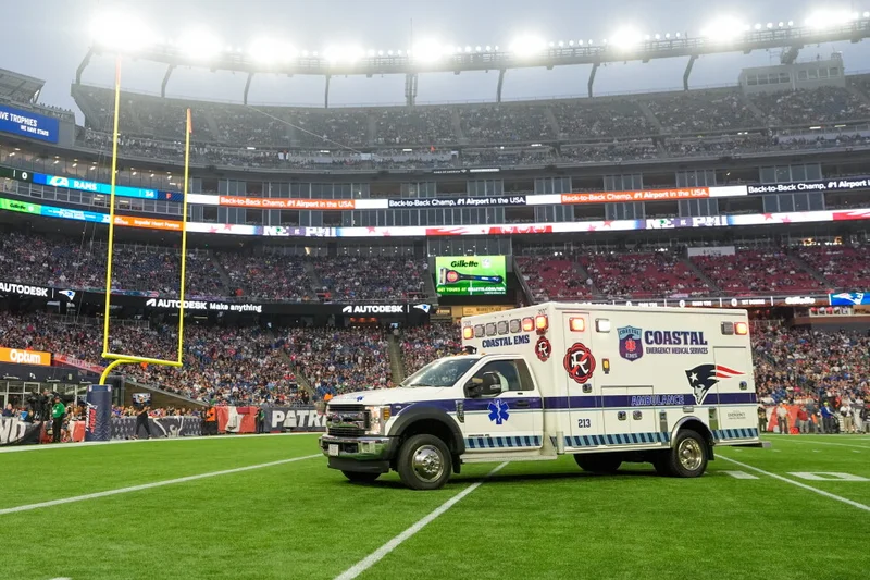 Eagles’ Ja’Quinden Jackson has movement after being taken off in ambulance following injury