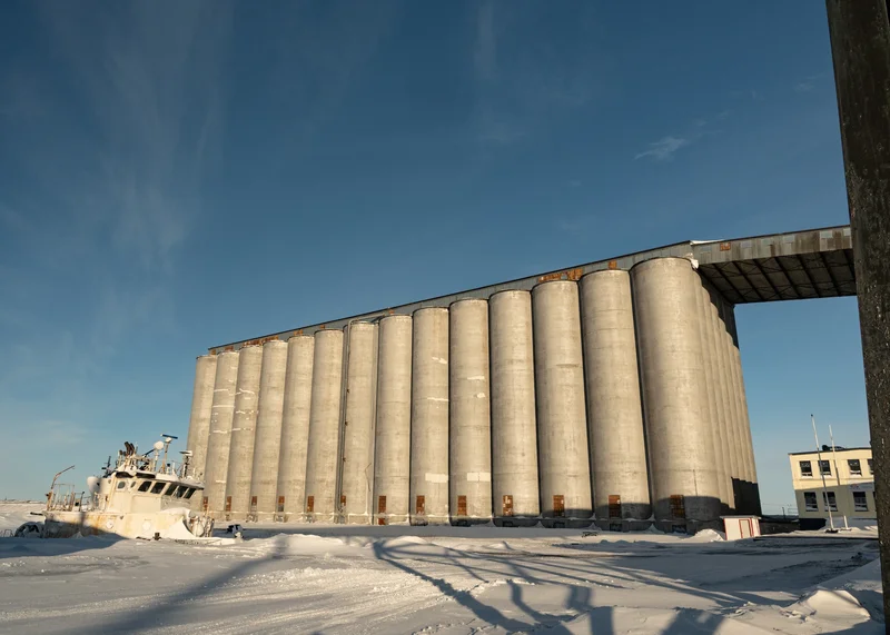 Ice-strengthened ships, warming climate would make year-round shipping possible in Hudson Bay, studies show