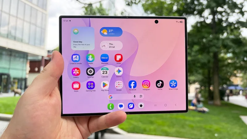 I tested the Samsung Galaxy Z Fold 8, and it's truly like having an iPad mini or a Kindle in your pocket
