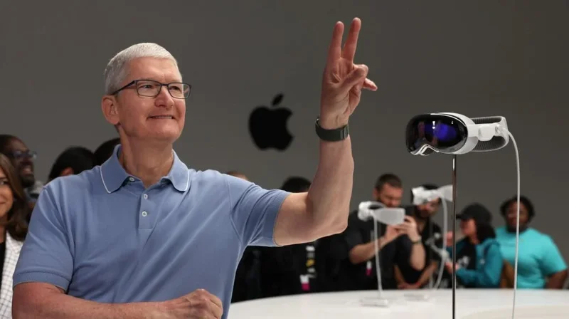 On Tim Cook’s Final Earnings Call, He Said Apple May Charge for Siri