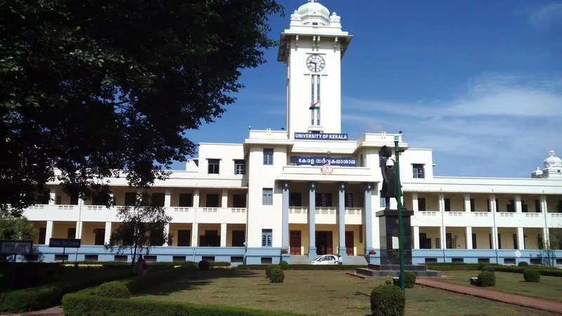 Students Federation of India march to Kerala University turns tense