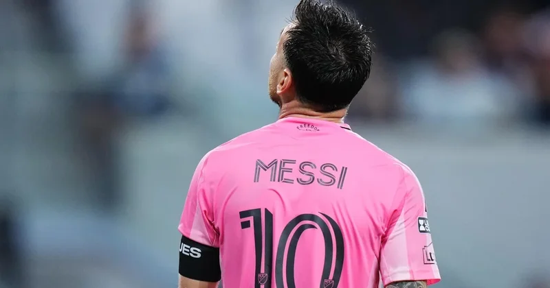 Lionel Messi says he has "serious doubts" about soccer future after death of his father