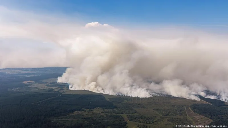 Hundreds flee as Belgium battles wildfire at German border