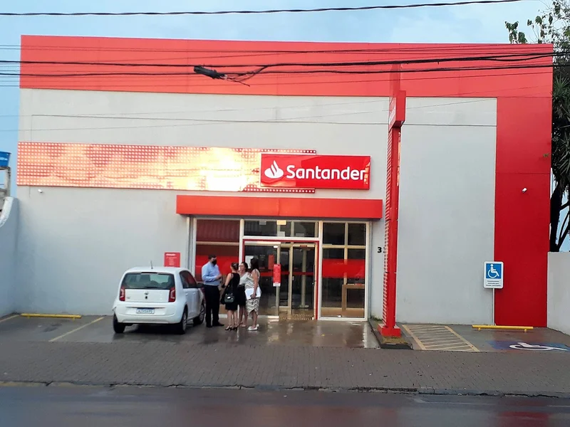 Brazil Bank Strike Shuts Branches as the Six-Day Week Bill Advances