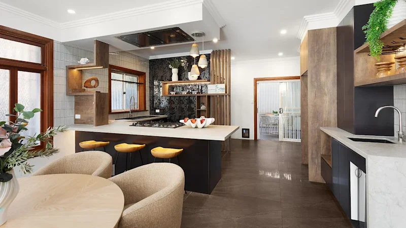 Local family wins keys to $3.5m Bondi semi as bidder fails to show