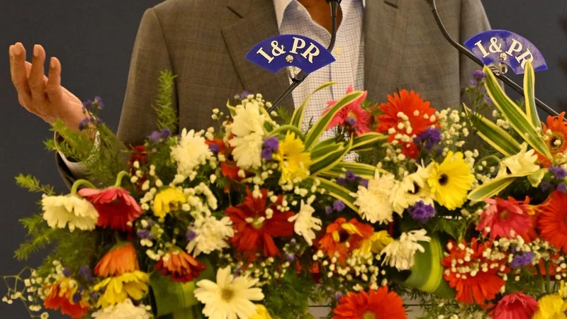 Press clubs must become institutional force to defend media freedom: N. Ram