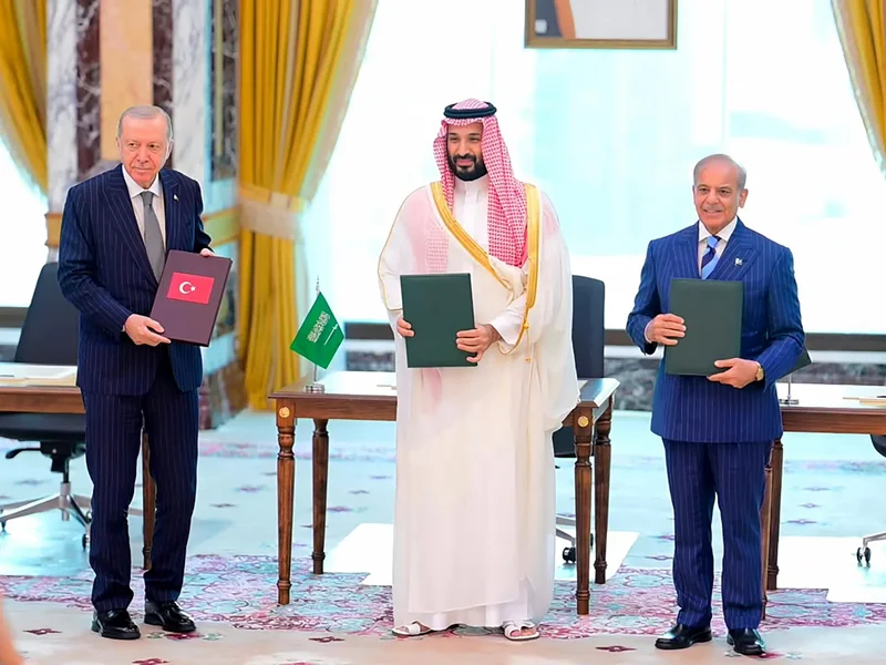 Iran war live: Trilateral Mecca defence pact signed, as Hormuz deal looms