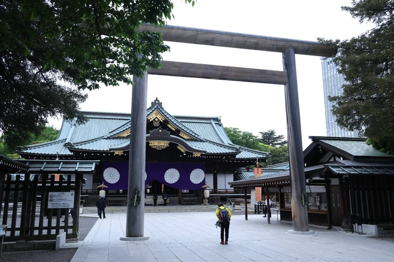 Ban on military-style clothing does not apply to active-duty members, Yasukuni clarifies