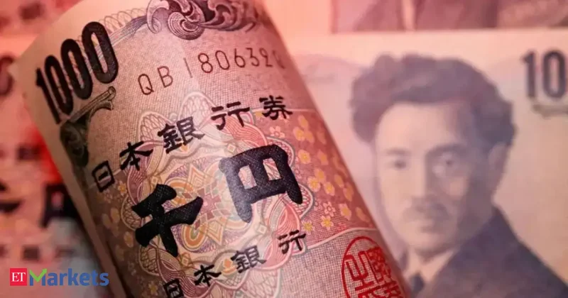 Yen finds footing after intervention, dollar near 6-week low on Mideast hopes