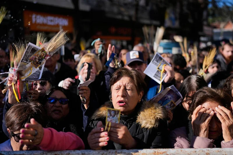 Argentines pray that Pope Leo’s visit alleviates their economic stress
