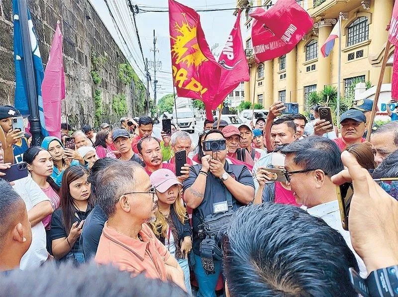 Labor groups oppose plea to stop wage hike  B