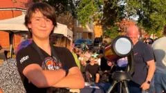 Hundreds attend teenager's eclipse party