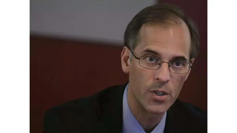 Moody’s Mark Zandi: Strict immigration policies won’t mean more jobs for US workers
