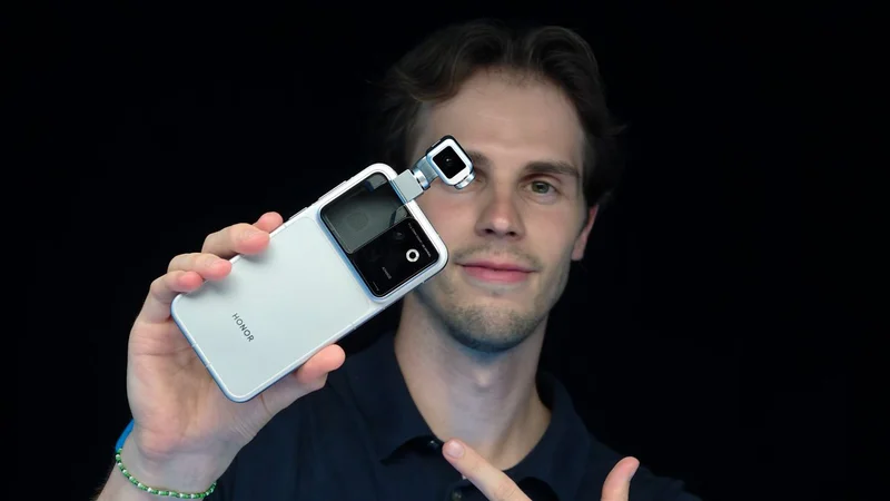 'Americans only dream of phones like these' — the Honor Robot Phone is going viral, and commenters are calling it an 'innovation light-years ahead of iPhone'