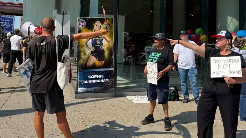 Trans activists harass, hurl slurs at Sophie Cunningham supporters before Fever game in Minnesota
