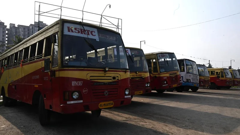 Two killed, 25 injured as Kerala SRTC bus crashes into signboard on Bengaluru-Mysuru Highway
