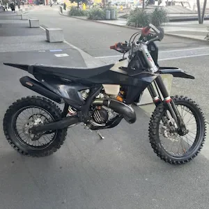Wellington waterfront stolen dirt bike ‘joyride’: Man arrested after crashing