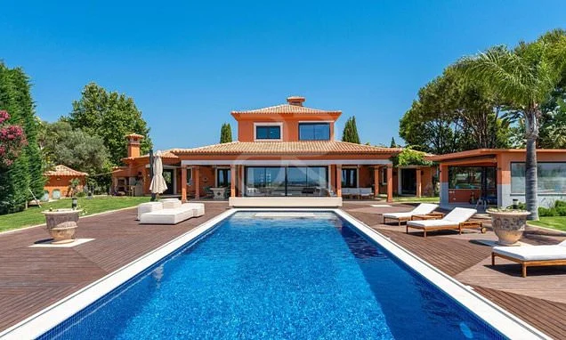 Algarve crowned top overseas spot for Britons searching for a home - here's five properties available for all budgets