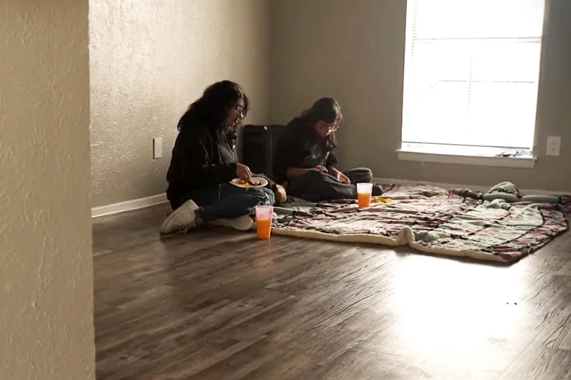 U.S. citizen teens left behind when ICE deported their parents