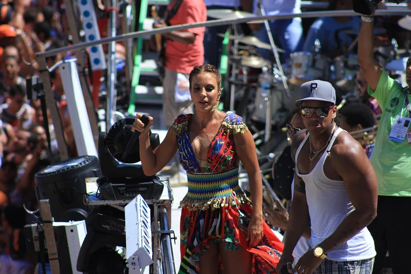 Léo Santana Lights Up Salvador’s Pagobinho as Samba Fills the Weekend