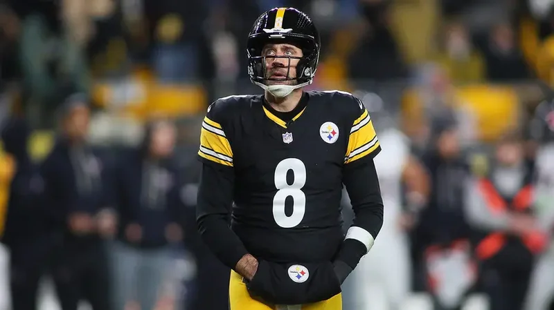 Anthony Fauci’s lawyer says Aaron Rodgers 'should stick to football’ after scorching him on Pat McAfee's show