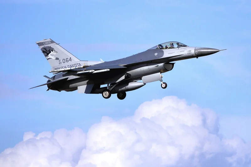 Peru Pays US$462 Million for 12 F-16 Jets, Then Freezes the Deal