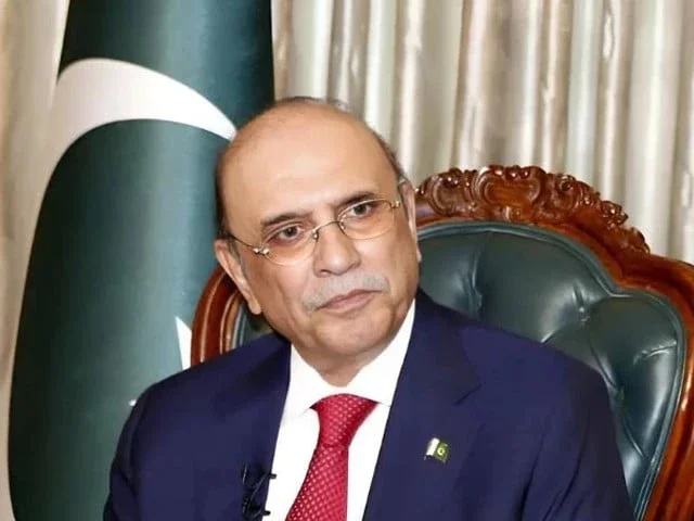 Crisis averted as Zardari signs off on pending judges