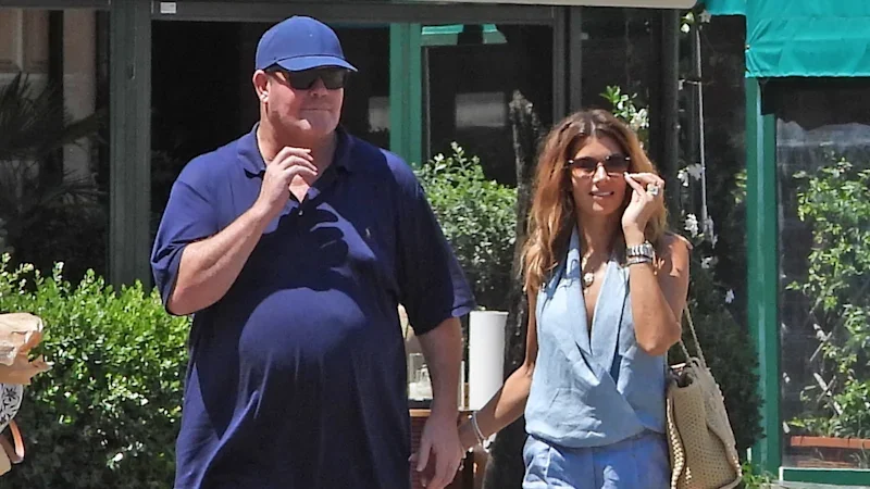 Billionaire James Packer weds former model in Italy