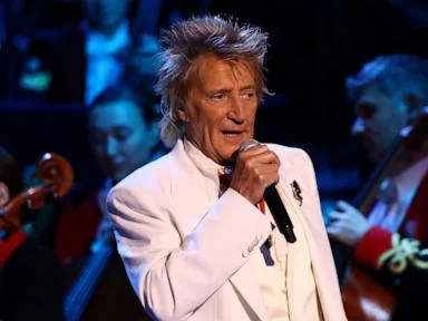 Rod Stewart cancels tour after undergoing routine heart procedure