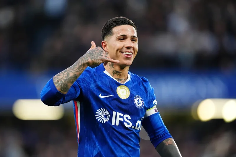Transfer news LIVE: Chelsea’s Enzo Fernandez deadline looms, Arsenal eye up striker, Rodri exit latest