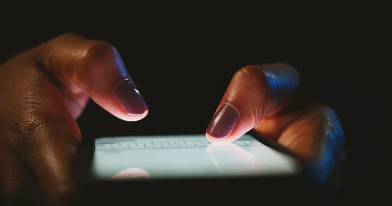 AdultFriendFinder vs. Snapchat: Which is better for sexting?