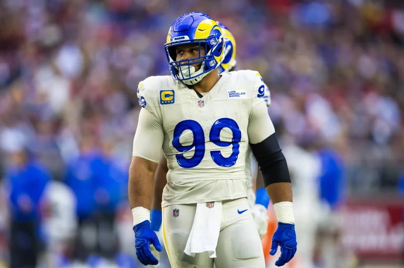 Rams coach: No ‘invisible deadline’ on Aaron Donald decision