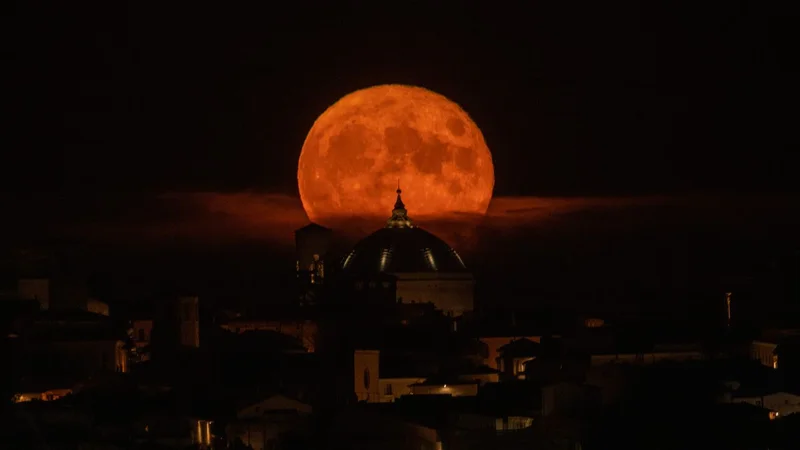 August full moon 2026: When, where and how to see the Sturgeon Moon