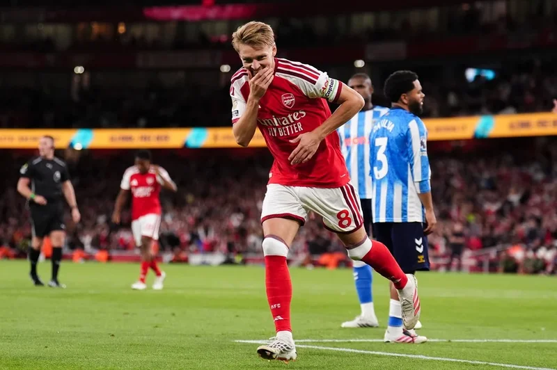 EPL: Arsenal begin title defence with 3-0 win over Coventry
