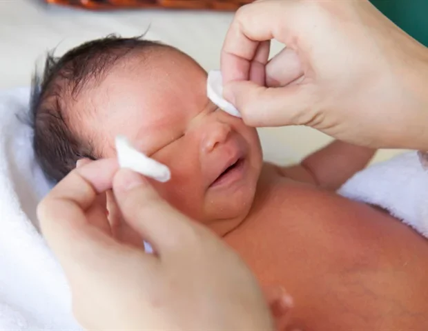 Health visitor support helps mothers stay smoke-free after childbirth