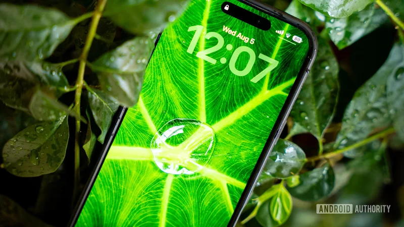 Wallpaper Wednesday: More great phone wallpapers for all to share (August 5)