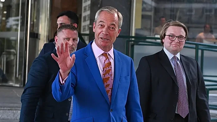 Farage wins UK by-election to return to parliament