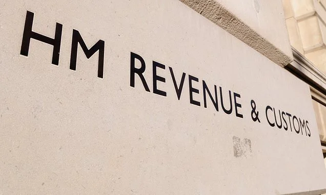 Warm From Home: Outrage as WFH civil servants 'have heating bills paid for by hard-working taxpayers'