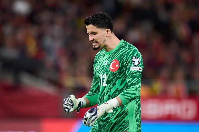 Manchester United continue squad overhaul by offloading goalkeeper