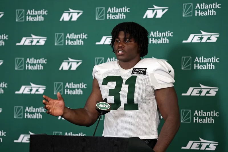 Jets rookie David Bailey limps off with an ankle injury, but coach Aaron Glenn says he’ll be fine