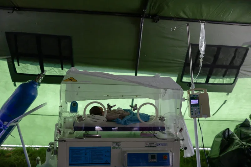 Woman gives birth under torchlight during Indonesia earthquake: ‘They did not abandon us’